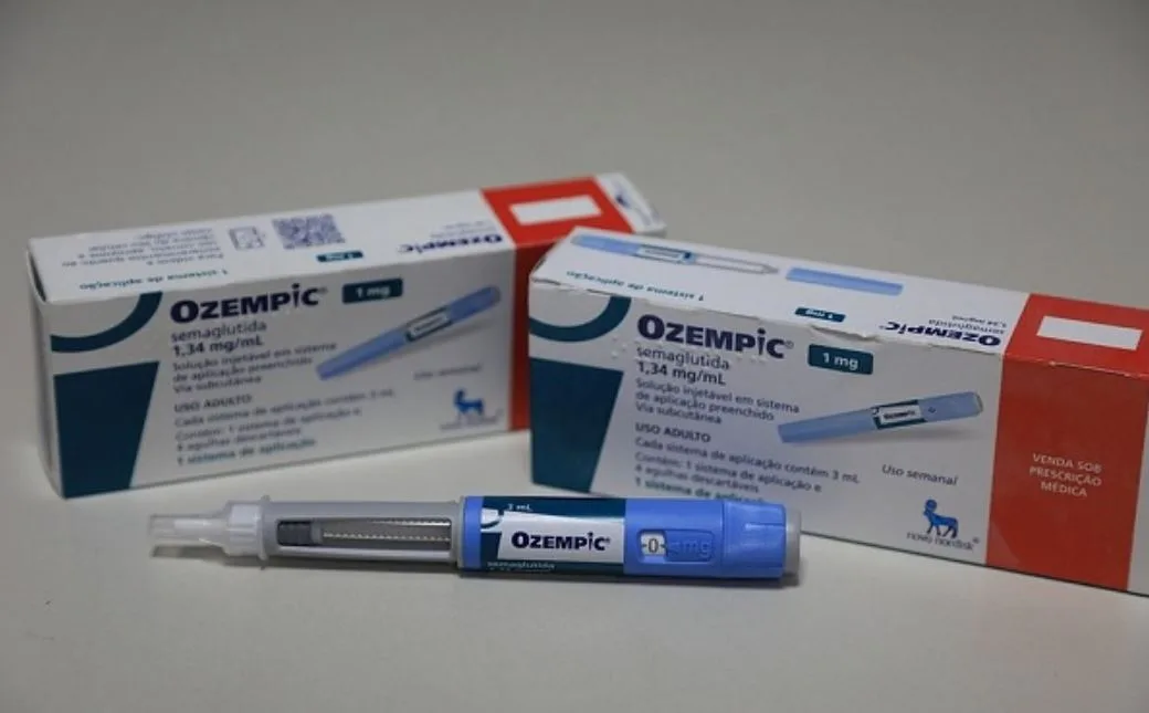 Detalhe do volume de 4ml na caneta Ozempic