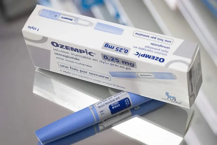 Consulta médica e receita para emagrecimento